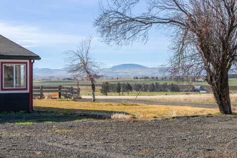 Tiny photo for 17465 Harpold Road, Malin, OR 97632 (MLS # 220212753)