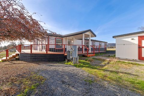 Tiny photo for 17465 Harpold Road, Malin, OR 97632 (MLS # 220212753)