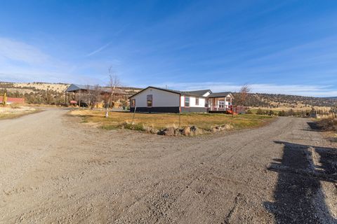 Tiny photo for 17465 Harpold Road, Malin, OR 97632 (MLS # 220212753)