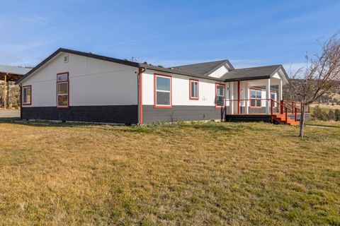 Tiny photo for 17465 Harpold Road, Malin, OR 97632 (MLS # 220212753)