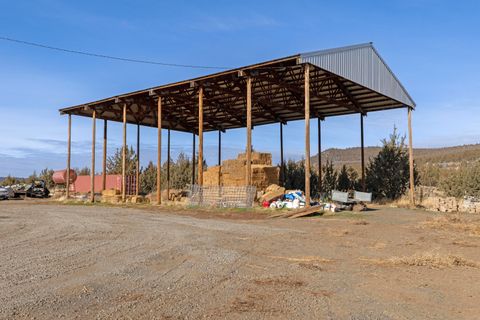 Tiny photo for 17465 Harpold Road, Malin, OR 97632 (MLS # 220212753)