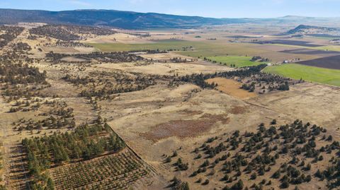 Tiny photo for 17465 Harpold Road, Malin, OR 97632 (MLS # 220212753)