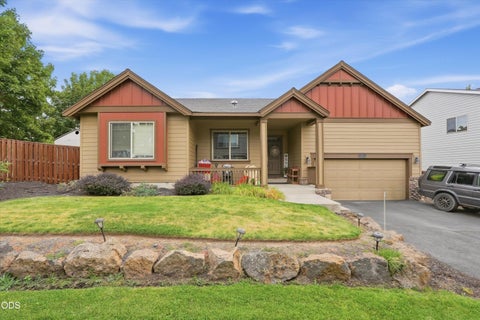 Photo of 540 NW 28th Street, Redmond, OR 97756 (MLS # 220228792)