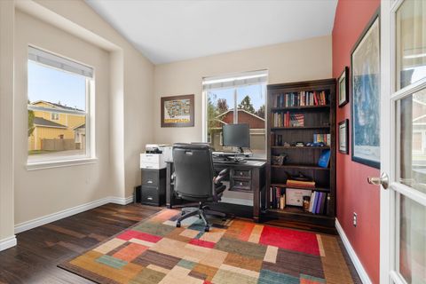 Tiny photo for 19557 Sager Loop, Bend, OR 97702 (MLS # 220213922)