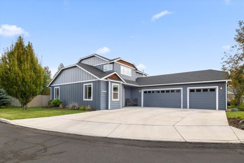 Photo of 19557 Sager Loop, Bend, OR 97702 (MLS # 220213922)