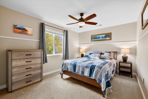 Tiny photo for 19557 Sager Loop, Bend, OR 97702 (MLS # 220213922)