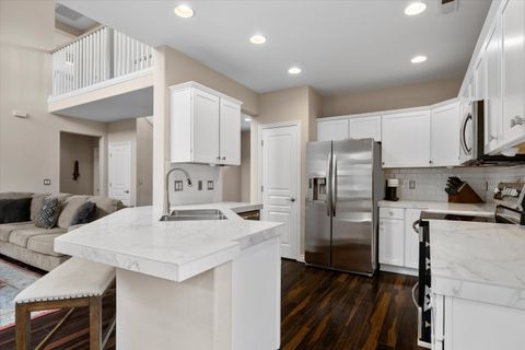 Tiny photo for 19557 Sager Loop, Bend, OR 97702 (MLS # 220213922)