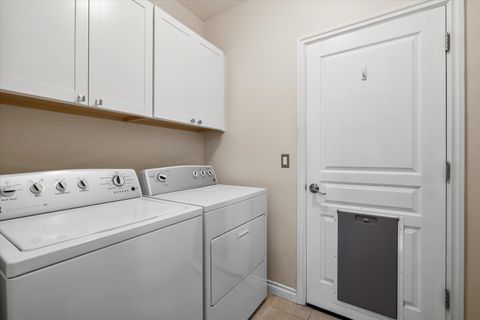 Tiny photo for 19557 Sager Loop, Bend, OR 97702 (MLS # 220213922)