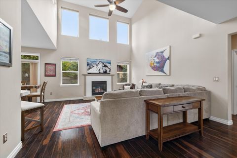 Tiny photo for 19557 Sager Loop, Bend, OR 97702 (MLS # 220213922)