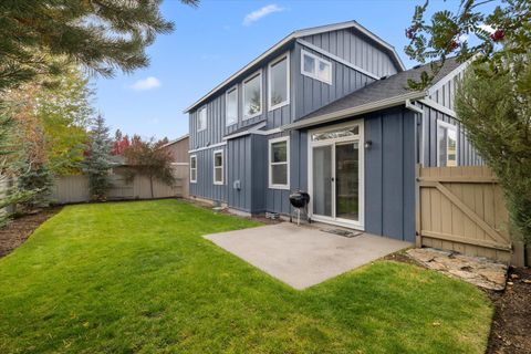 Tiny photo for 19557 Sager Loop, Bend, OR 97702 (MLS # 220213922)