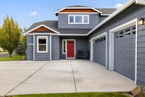 Tiny photo for 19557 Sager Loop, Bend, OR 97702 (MLS # 220213922)