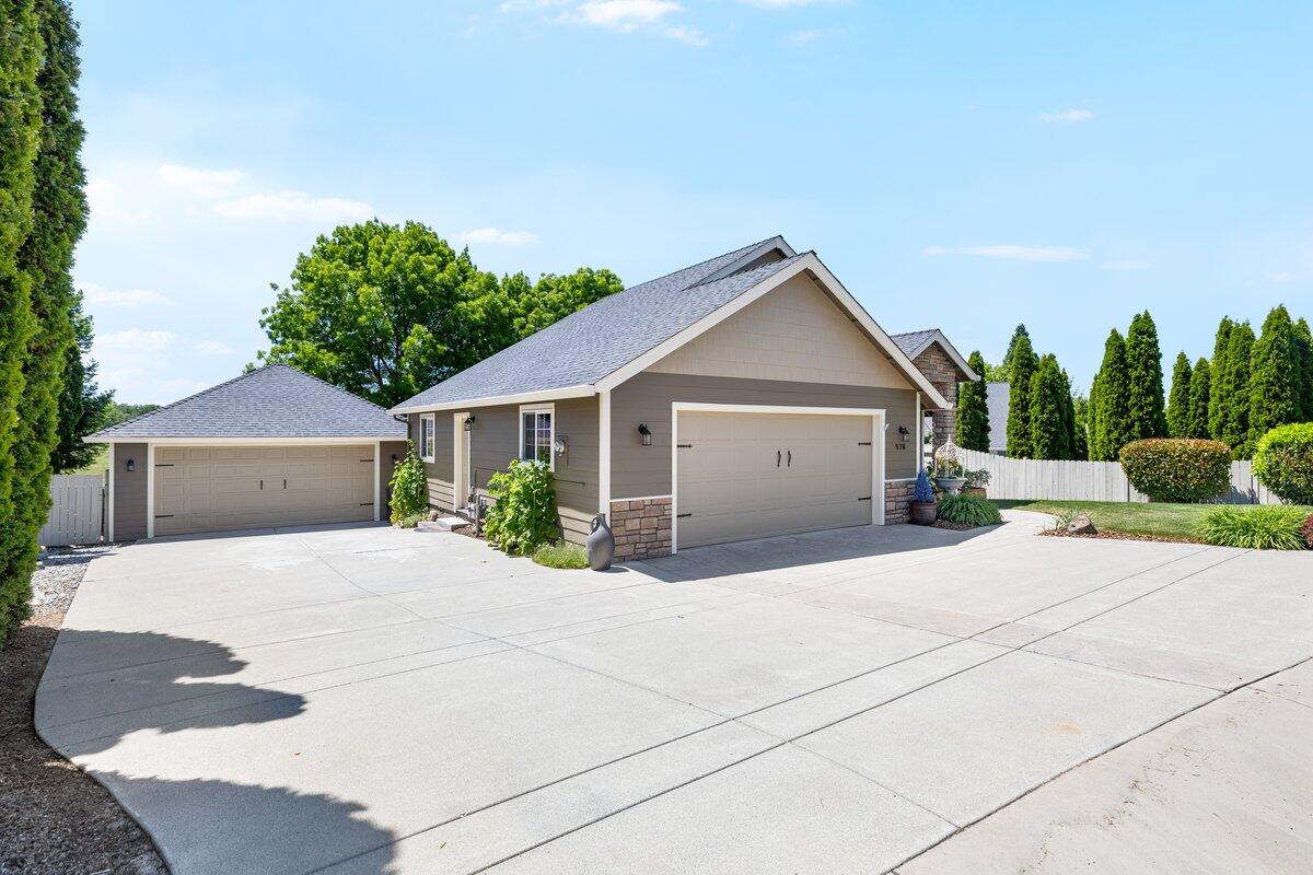 Eagle Point Meadows - Residential