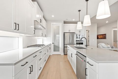 Tiny photo for 3038 NW Butte View Drive, Bend, OR 97703 (MLS # 220224590)