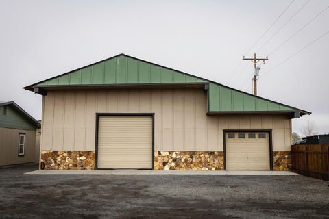 Tiny photo for 26695 Horsell Road, Bend, OR 97701 (MLS # 220214081)