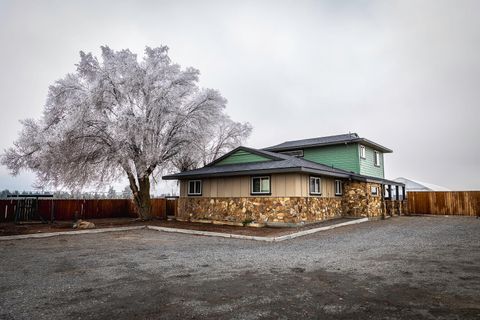 Tiny photo for 26695 Horsell Road, Bend, OR 97701 (MLS # 220214081)