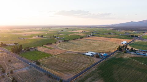 Tiny photo for 26695 Horsell Road, Bend, OR 97701 (MLS # 220214081)