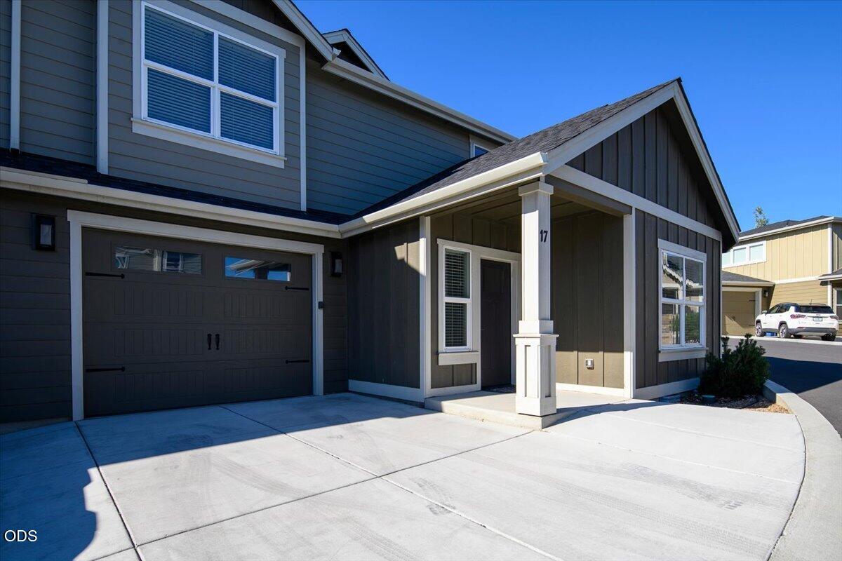 2755 SW Greens Boulevard APT 17