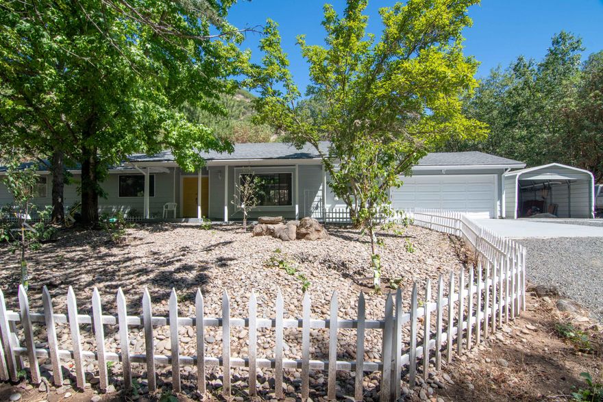 This home has been updated and is ready for you to move in! This one bay shop has a 2/1 apartment attached to it and could be a great granny flat or income potential! Located between grants Pass and Medford and close to many of the might Rogue River boat ramps, this property has it all including hiking trails, biking trails and even ATV trails. The front yard boasts a plethora of fruit trees, and trees just beyond provide the perfect amount of afternoon shade! There is something for everyone on this beautiful piece of property. Make your easy to show appointment today and discover for yourself what or can't live without!