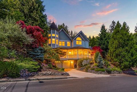 Photo of 255 Scenic Drive, Ashland, OR 97520 (MLS # 220222850)