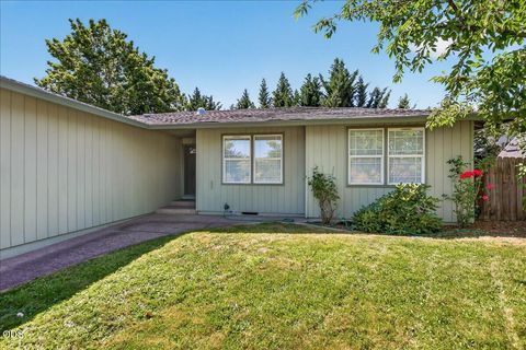 Tiny photo for 100 Brierwood Drive, Talent, OR 97540 (MLS # 220225120)