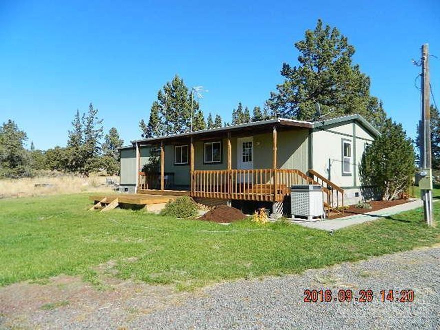 Incredible Cascade Mtn views w/stunning sunsets, SGC updated homew/new kitchen counter tops/tile backsplash, new carpet, new screens, new kitchen range/hood/Dishwasher & new kitchen & bedroom flooring, new BR doors, kitchen & master Ba cabinets refinished & sealed, new front & rear drs, new master shower drs, washer/dryer, new 30-yr roof in 2015, rain gutters, private well, 20x40 shop insulated & sheetrocked, 20x30 shop, 12x12 insulated pump house, fenced, extensive gravel parking, home ext painted 5+/- yrs