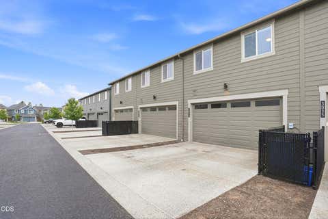 Tiny photo for 3031 NE Red Jasper Place, Bend, OR 97701 (MLS # 220223206)