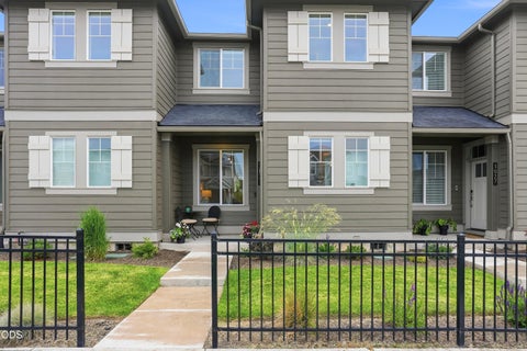 Photo of 3031 NE Red Jasper Place, Bend, OR 97701 (MLS # 220223206)