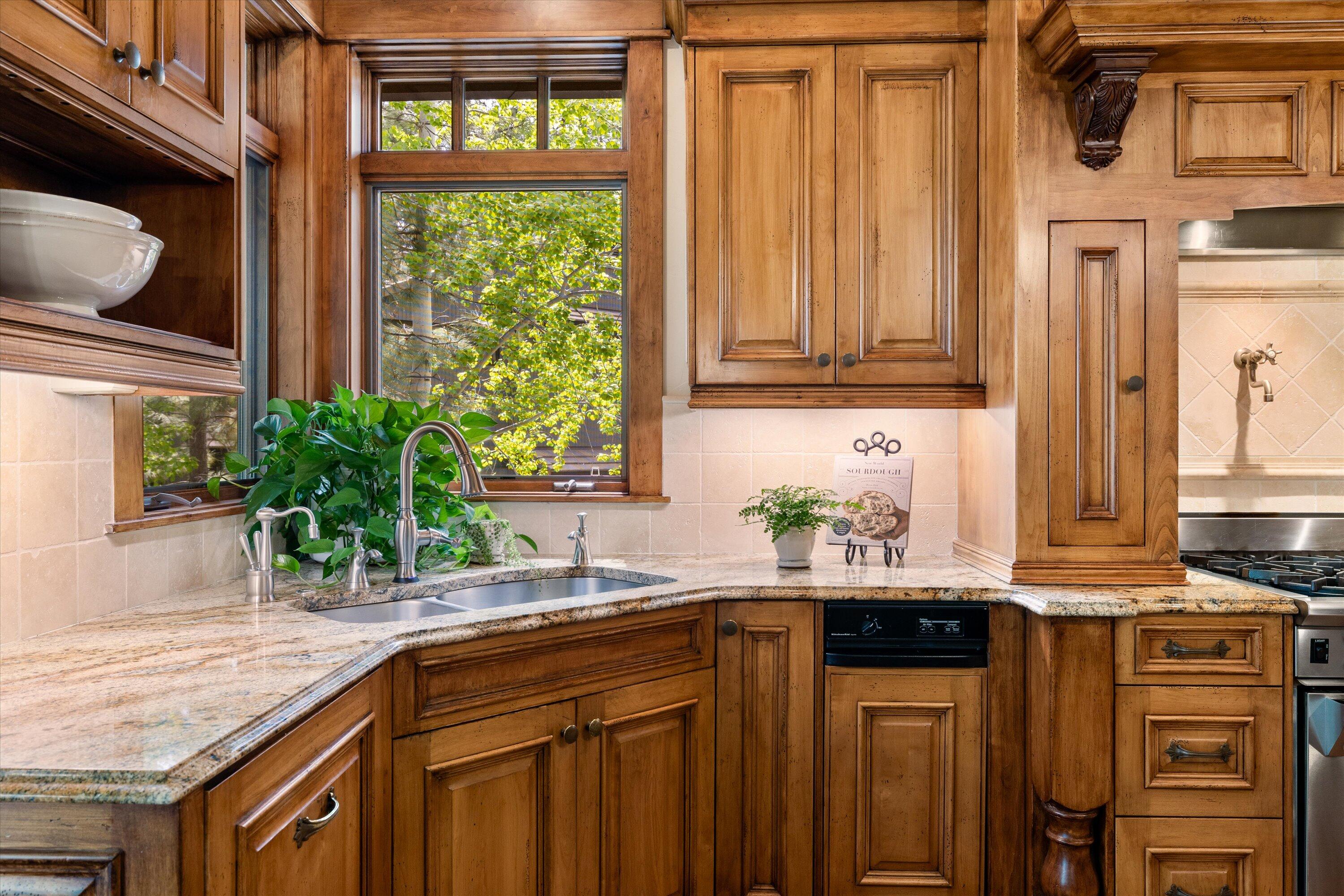 Broken Top - Residential