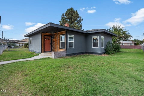 Photo of 86 NE B Street, Madras, OR 97741 (MLS # 220228579)