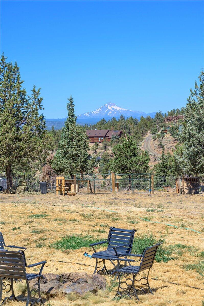 13770 SW Cinder Cone Loop
