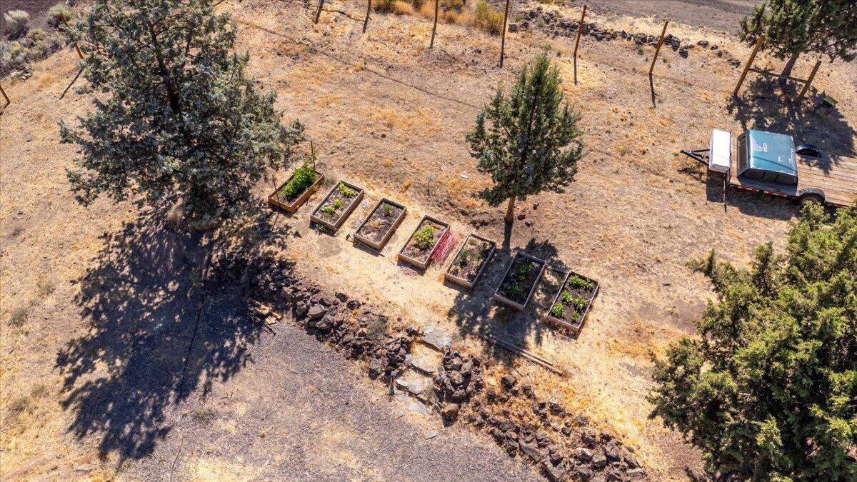 13770 SW Cinder Cone Loop