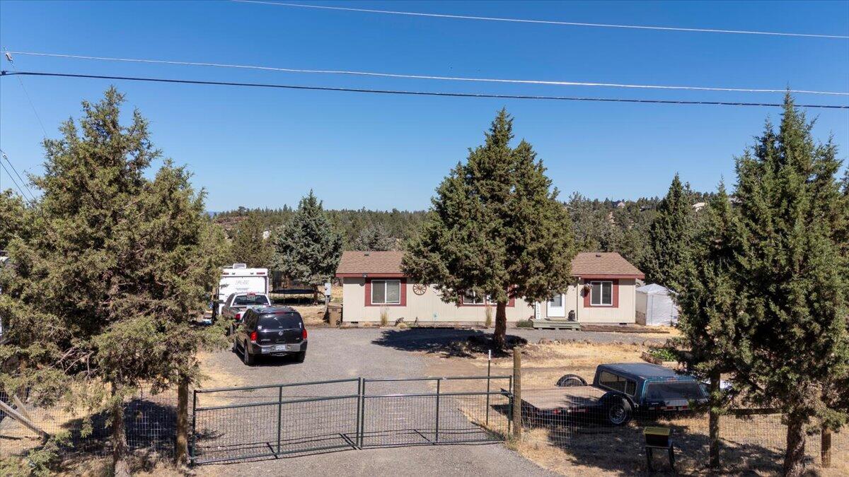 13770 SW Cinder Cone Loop