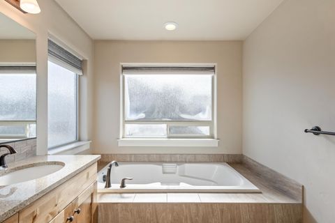 Tiny photo for 950 NE Steins Pillar Drive, Prineville, OR 97754 (MLS # 220214945)