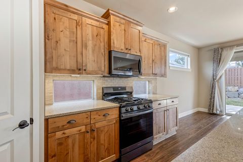 Tiny photo for 950 NE Steins Pillar Drive, Prineville, OR 97754 (MLS # 220214945)