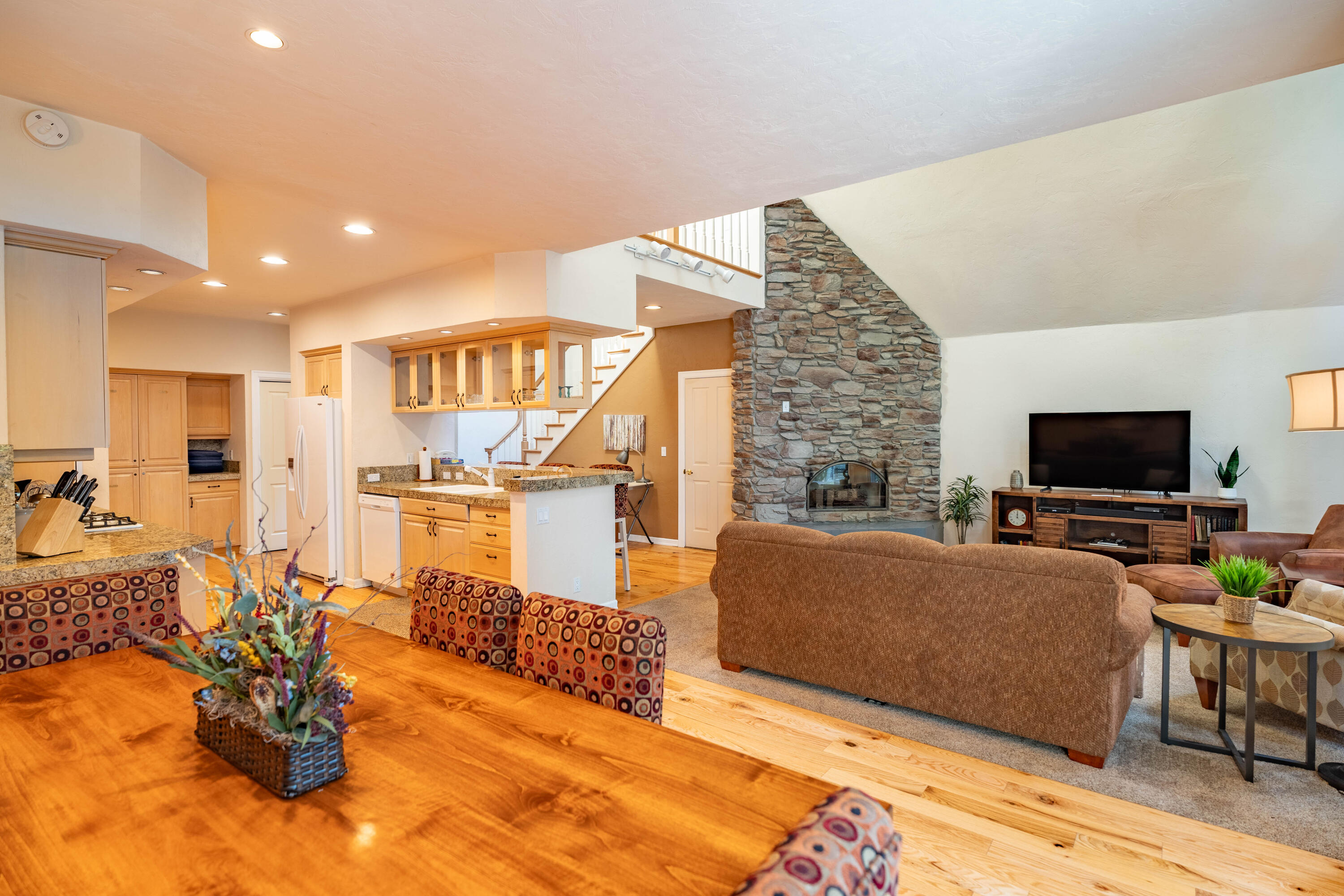 StoneTH - Residential