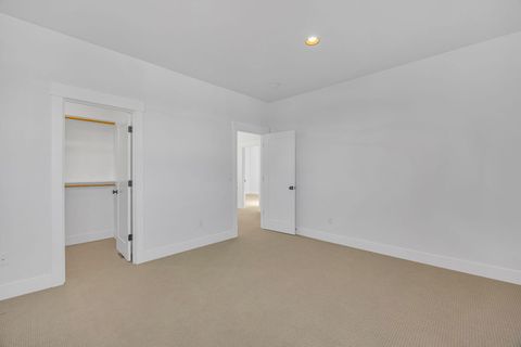 Tiny photo for 20505 Aberdeen Drive, Bend, OR 97702 (MLS # 220213899)