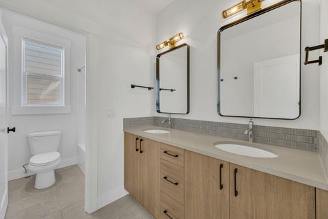 Tiny photo for 20505 Aberdeen Drive, Bend, OR 97702 (MLS # 220213899)