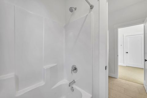 Tiny photo for 20505 Aberdeen Drive, Bend, OR 97702 (MLS # 220213899)