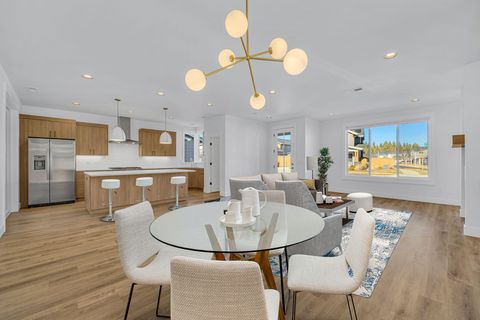 Tiny photo for 20505 Aberdeen Drive, Bend, OR 97702 (MLS # 220213899)