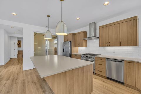 Tiny photo for 20505 Aberdeen Drive, Bend, OR 97702 (MLS # 220213899)