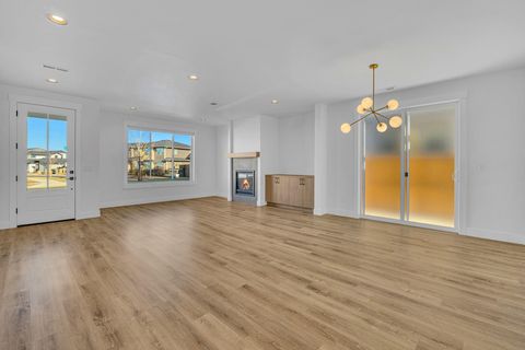 Tiny photo for 20505 Aberdeen Drive, Bend, OR 97702 (MLS # 220213899)