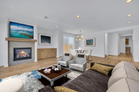 Tiny photo for 20505 Aberdeen Drive, Bend, OR 97702 (MLS # 220213899)