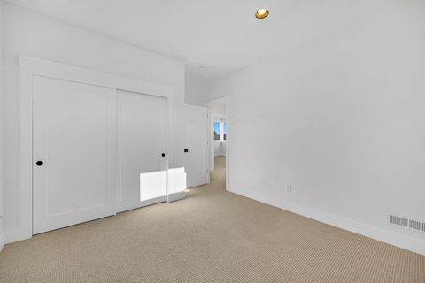 Tiny photo for 20505 Aberdeen Drive, Bend, OR 97702 (MLS # 220213899)