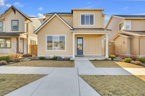 Photo of 20505 Aberdeen Drive, Bend, OR 97702 (MLS # 220213899)