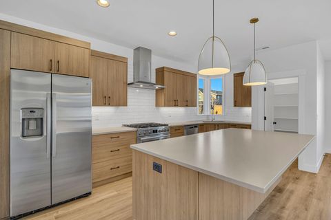 Tiny photo for 20505 Aberdeen Drive, Bend, OR 97702 (MLS # 220213899)