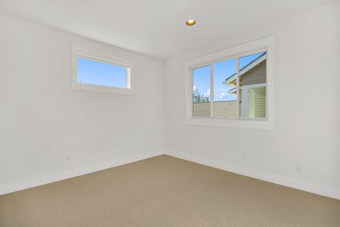 Tiny photo for 20505 Aberdeen Drive, Bend, OR 97702 (MLS # 220213899)