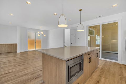 Tiny photo for 20505 Aberdeen Drive, Bend, OR 97702 (MLS # 220213899)