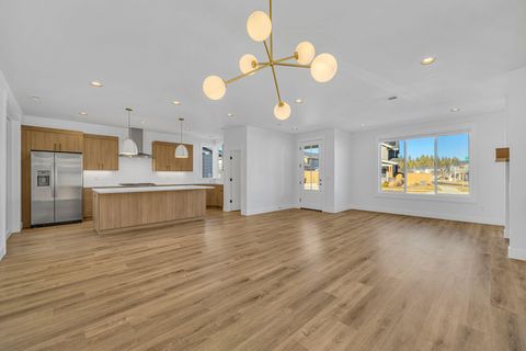 Tiny photo for 20505 Aberdeen Drive, Bend, OR 97702 (MLS # 220213899)