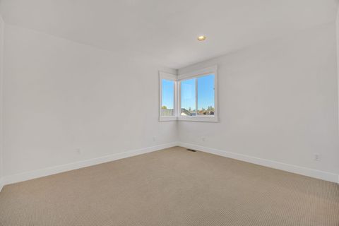 Tiny photo for 20505 Aberdeen Drive, Bend, OR 97702 (MLS # 220213899)