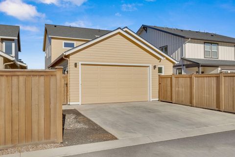 Tiny photo for 20505 Aberdeen Drive, Bend, OR 97702 (MLS # 220213899)